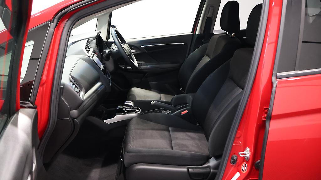 2015 Honda Fit Hybrid F-Package image 323868