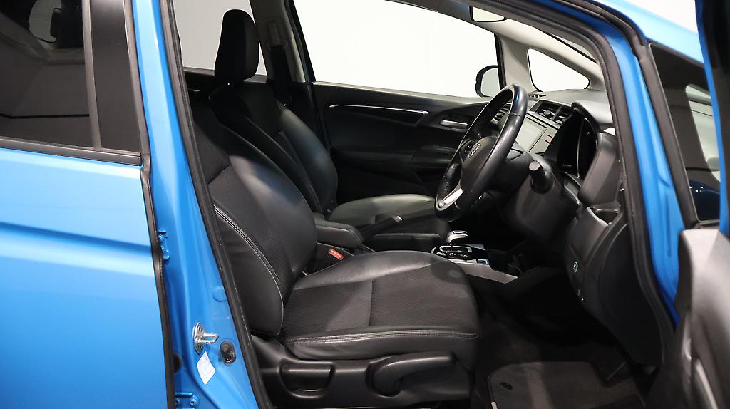 2015 Honda Fit Hybrid L Package image 324187