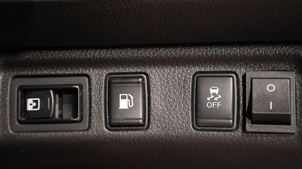 2015 Nissan Navara ST-X 2.3D/7AM/UT/4DR image 326876