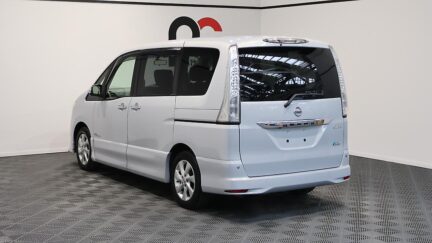2013 Nissan Serena image 323486