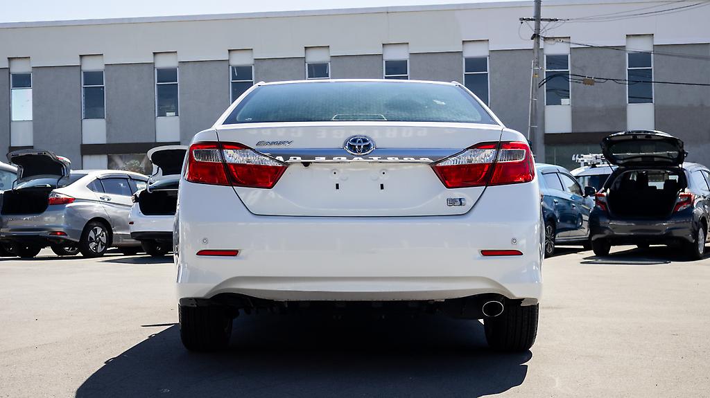 2013 Toyota Camry F hybrid , E seats, Push start image 321146