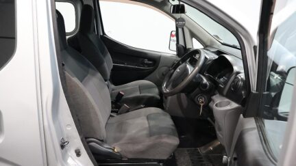 2010 Nissan Nv200 Alloy Wheels – Roof Racks image 325109