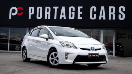 2014 Toyota Prius F spec, Hybrid, Push start image 324301