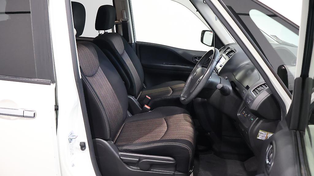 2014 Nissan Serena image 325882