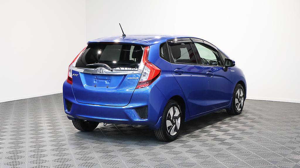 2014 Honda Fit Hybrid F Package image 324571