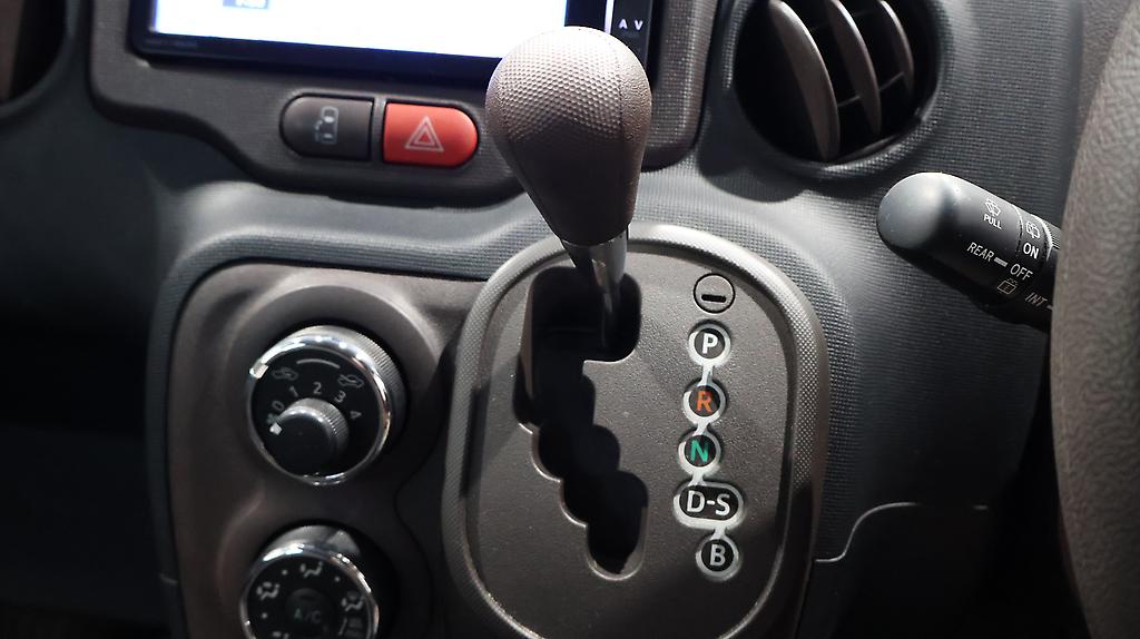 2012 Toyota Spade Alloy Wheels – Push Button Start image 326623