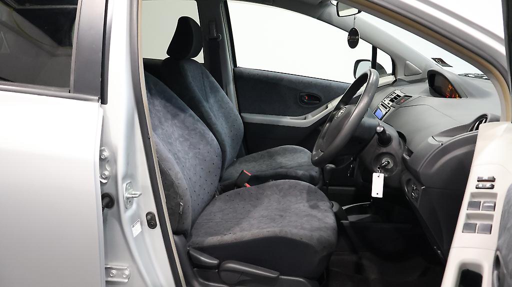 2010 Toyota Vitz image 325314