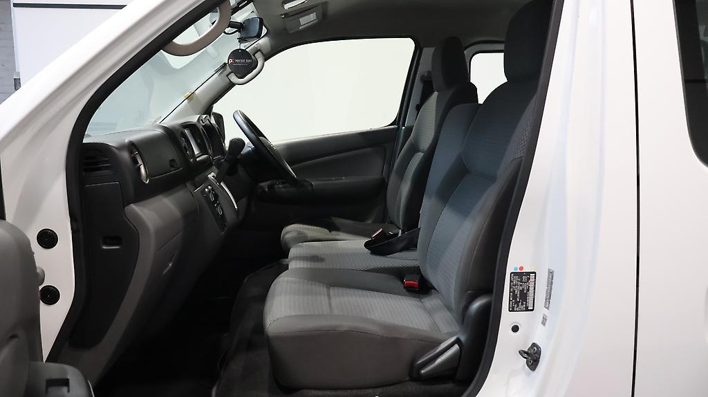 2018 Nissan Nv350 NV350 DX 4WD Caravan image 325756