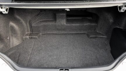 2012 Toyota Camry F hybrid , E seats, Push start image 323723