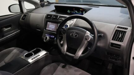 2012 Toyota Prius ALPHA HYBRID 7 Seater image 324122