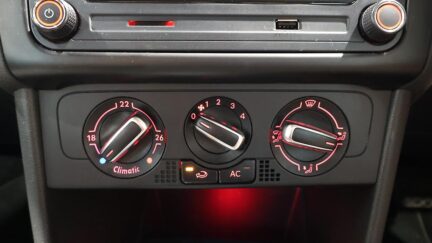 2010 Volkswagen Polo BLUETOOTH + REVERSE CAMERA image 324653