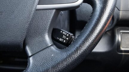 2013 Toyota Camry F hybrid , E seats, Push start image 321156