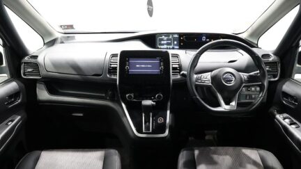 2016 Nissan Serena Hybrid Highway Star image 323471