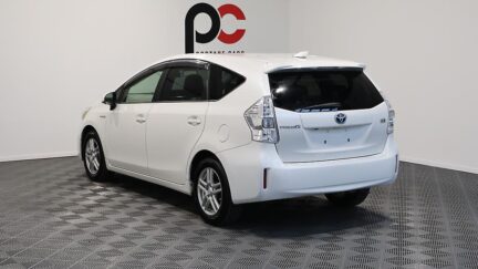 2012 Toyota Prius ALPHA HYBRID 7 Seater image 324112