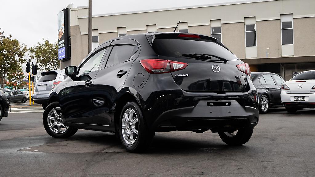 2016 Mazda Demio 13S Push start I Stop image 326152