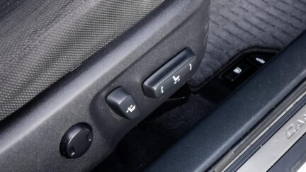 2012 Toyota Camry F hybrid , E seats, Push start image 323714