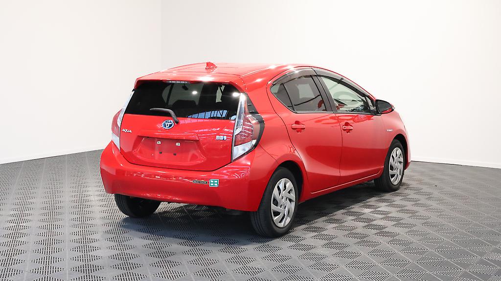 2015 Toyota Aqua Push Button Start – Facelift image 324091