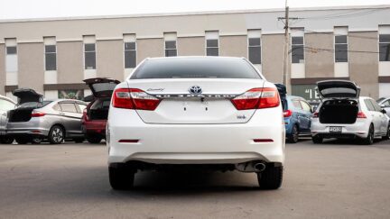 2012 Toyota Camry F hybrid , E seats, Push start image 323706