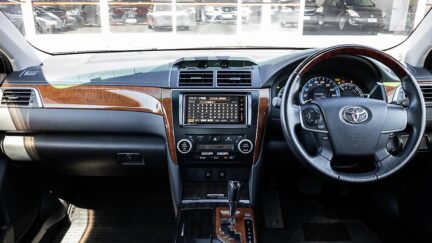 2013 Toyota Camry F hybrid , E seats, Push start image 321148