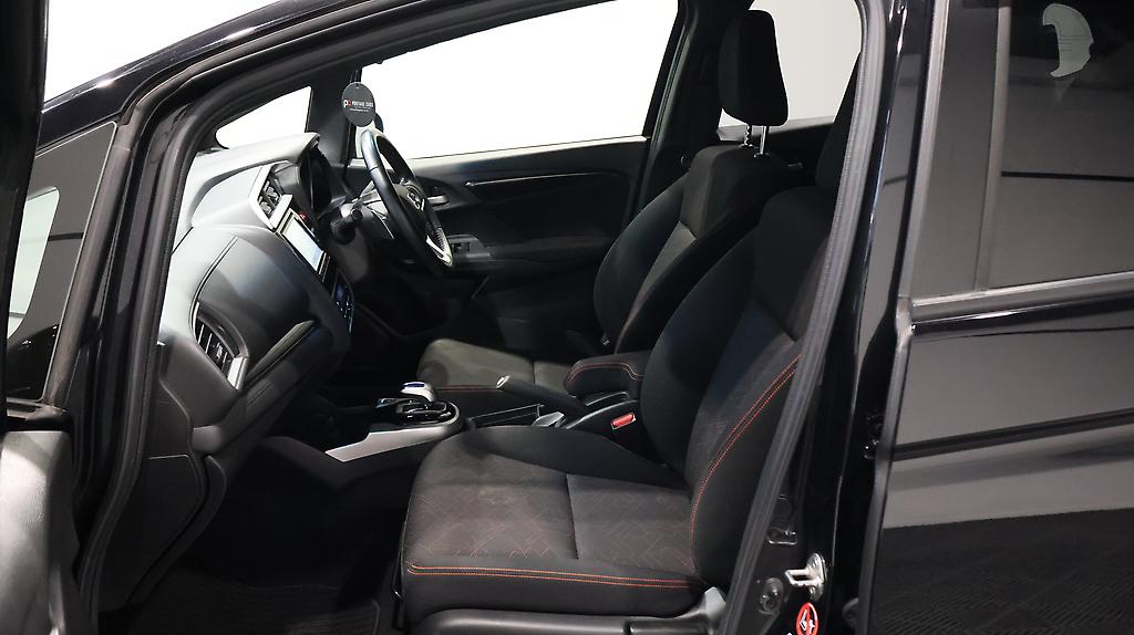 2015 Honda Fit Hybrid S-Package image 326542