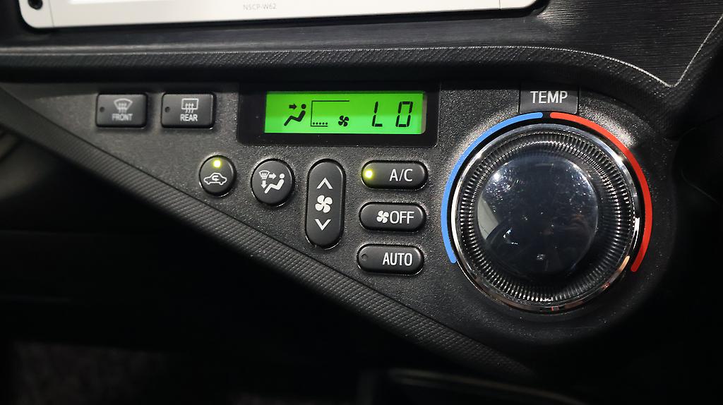 2012 Toyota Aqua Push Button Start image 323059