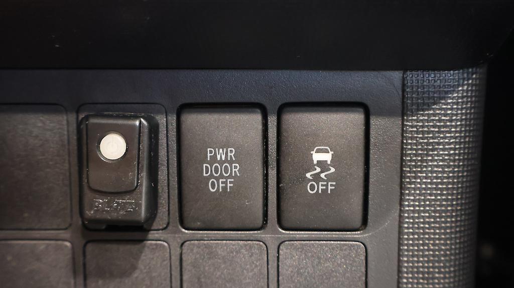 2012 Toyota Spade Alloy Wheels – Push Button Start image 326625