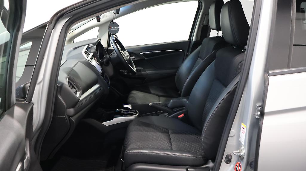 2013 Honda Fit Hybrid L Package image 323154