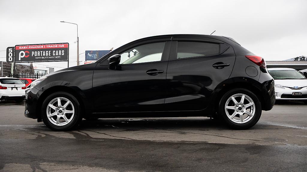 2016 Mazda Demio 13S Push start I Stop image 326150