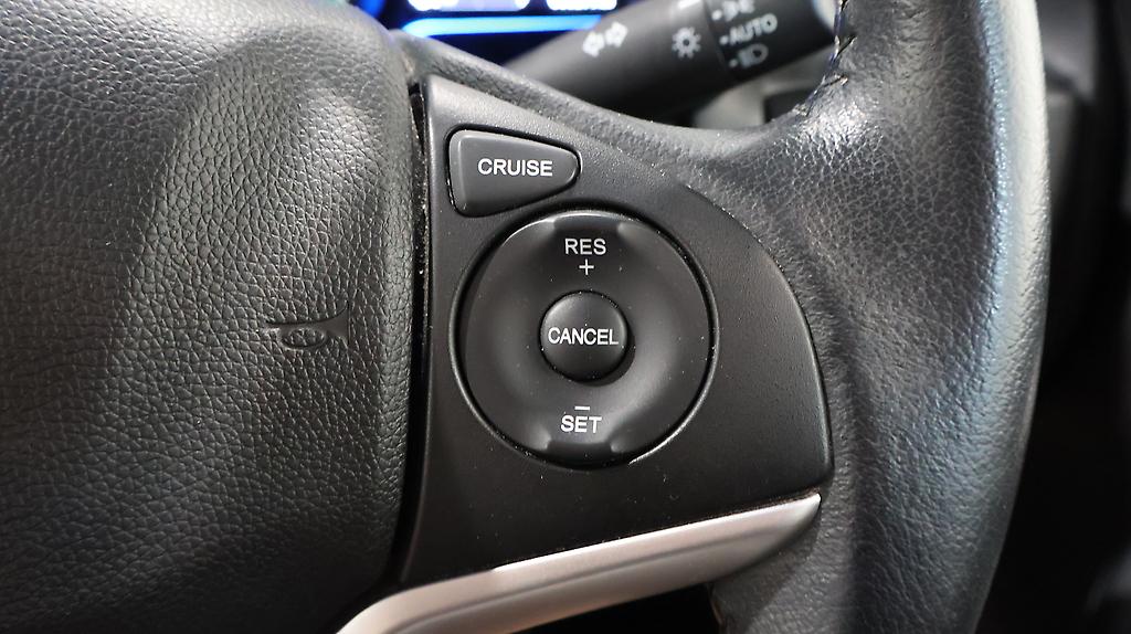 2015 Honda Fit Hybrid L-Package image 323291