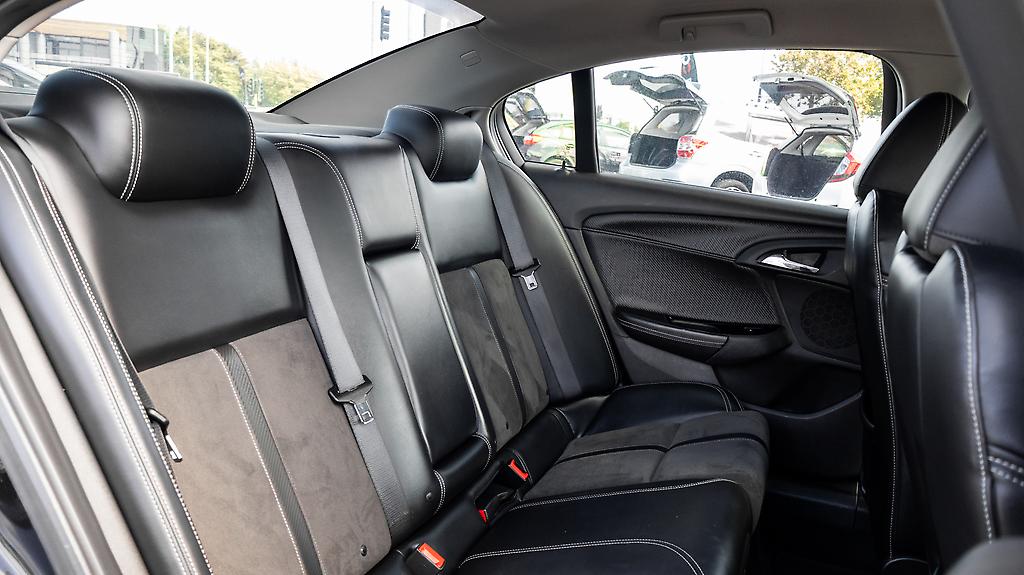 2013 Holden Commodore VF SV6 SDN AT NZ NEW Tints image 321171