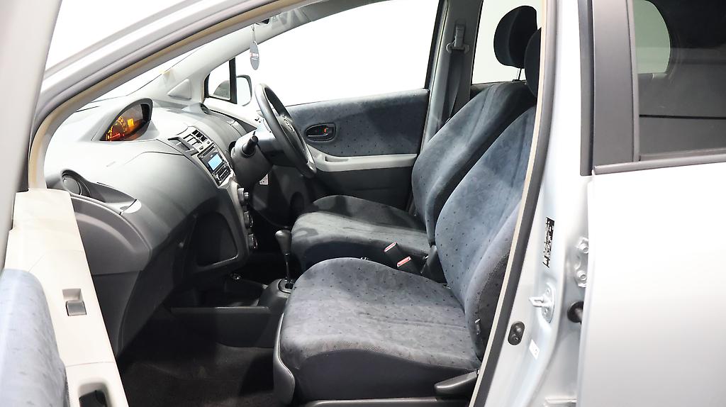 2010 Toyota Vitz image 325311