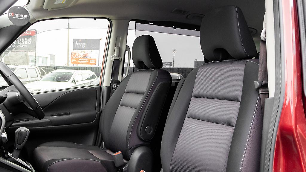 2017 Nissan Serena Highwaystar V-selection Heated seats image 326368