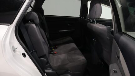 2012 Toyota Prius ALPHA HYBRID 7 Seater image 324119