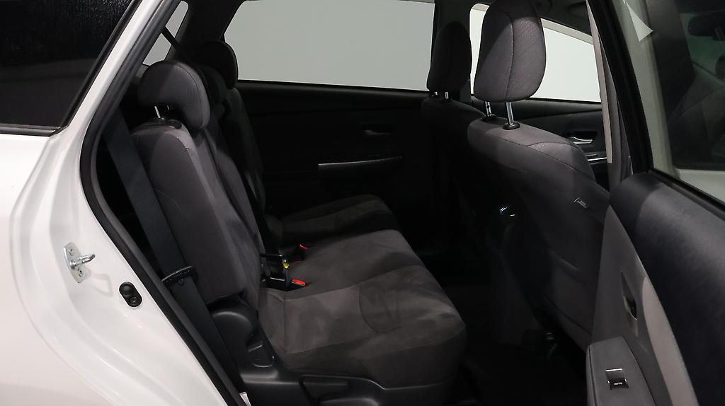 2012 Toyota Prius ALPHA HYBRID 7 Seater image 324119