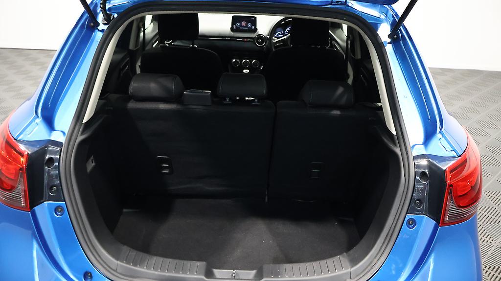 2017 Mazda Demio 13S – 5sp Manual image 326240