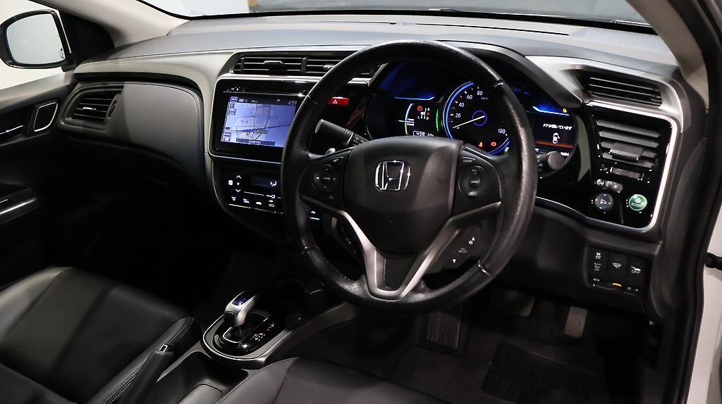 2015 Honda Grace Hybrid – Alloy Wheels image 323602