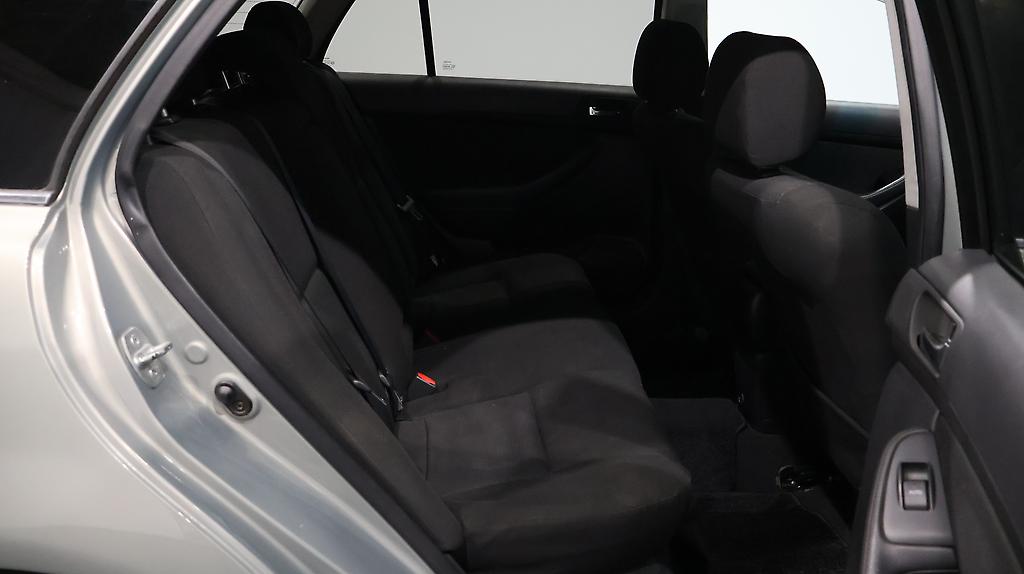 2004 Toyota Avensis image 323355
