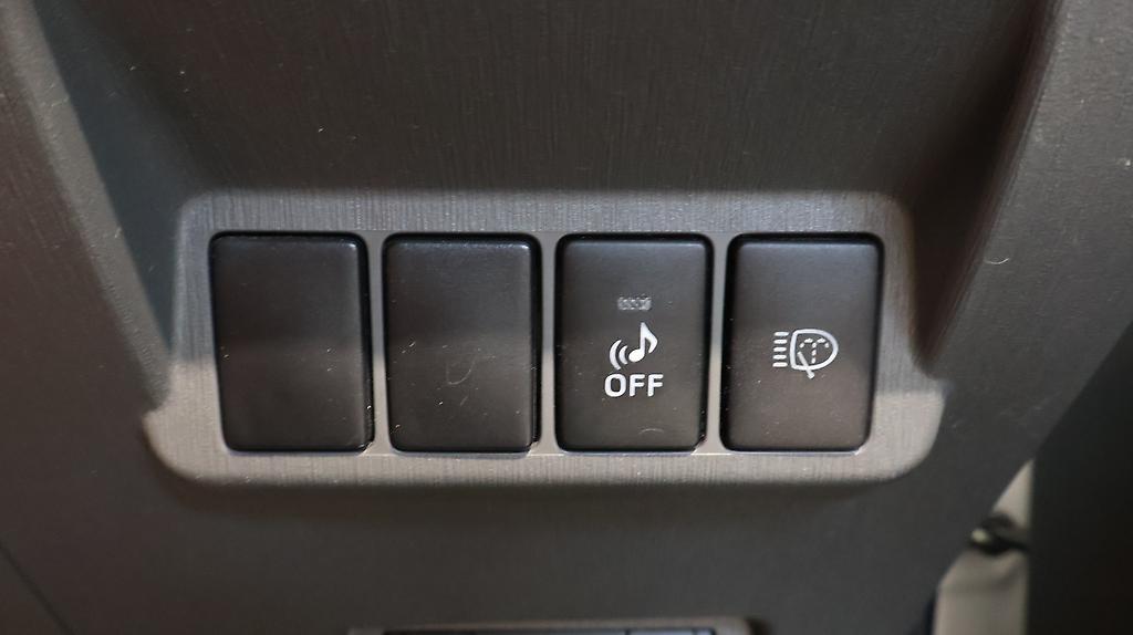 2012 Toyota Prius ALPHA HYBRID 7 Seater image 324128