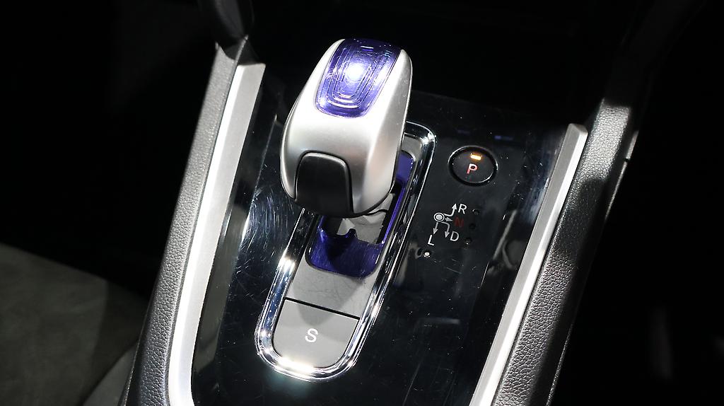 2015 Honda Shuttle Hybrid X image 323766