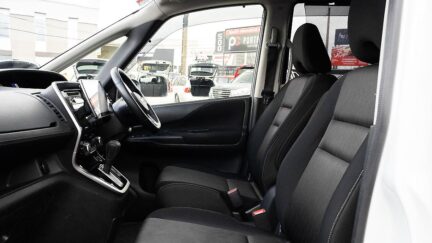 2017 Nissan Serena Hybrid Highway Star V-selection image 326854