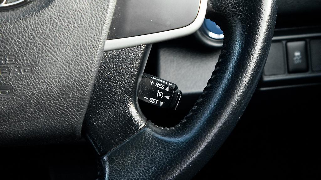 2012 Toyota Camry F hybrid , E seats, Push start image 323716