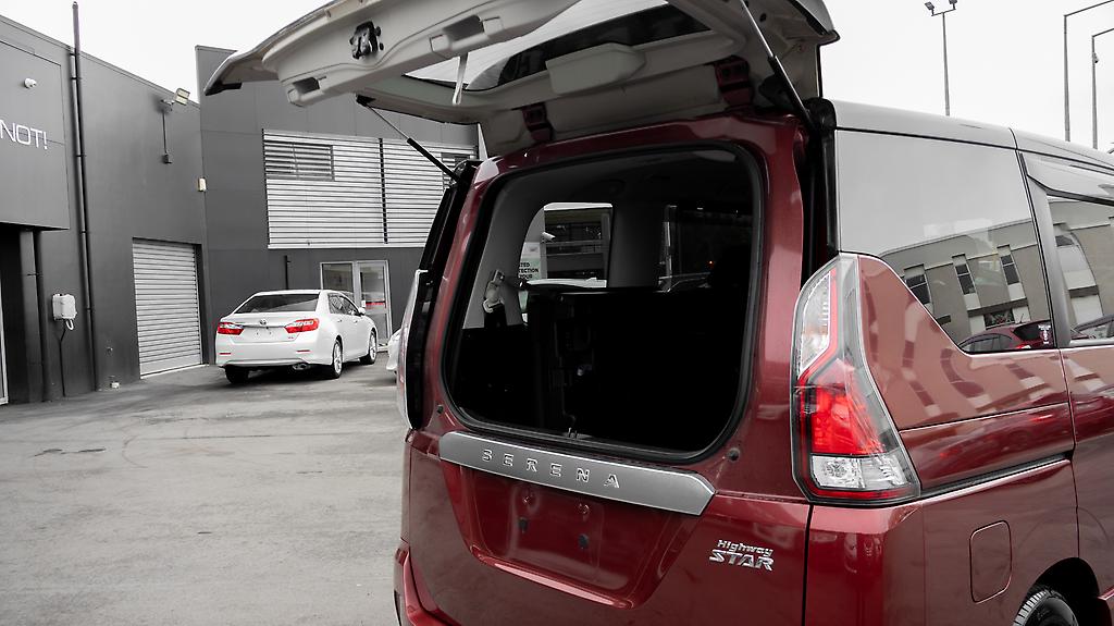 2017 Nissan Serena Highwaystar V-selection Heated seats image 326370