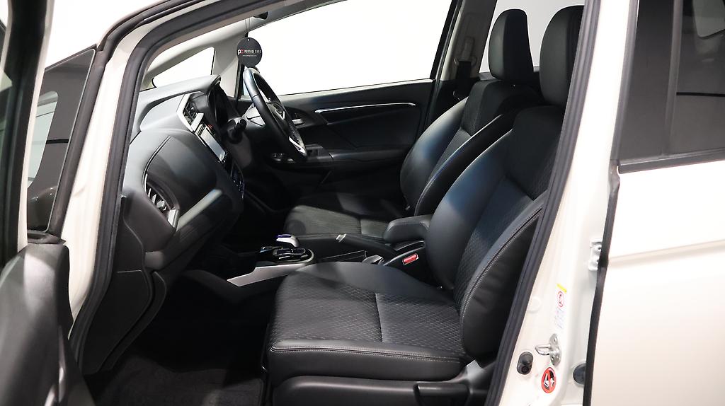 2013 Honda Fit Hybrid L Package image 323778