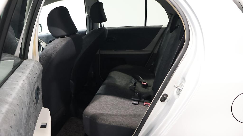 2010 Toyota Vitz image 325312