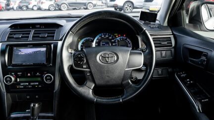2012 Toyota Camry F hybrid , E seats, Push start image 323718