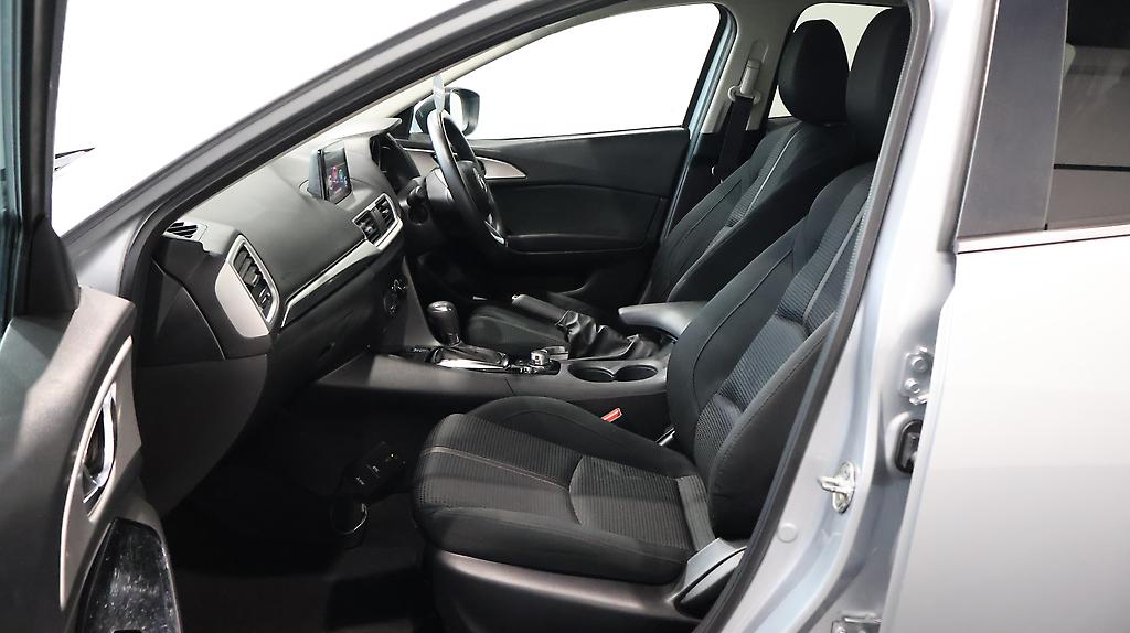 2017 Mazda Axela 15S, Reverse Camera, Push Start image 325691