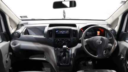 2010 Nissan Nv200 Alloy Wheels – Roof Racks image 325111