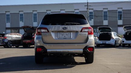 2015 Subaru Outback Limited AWD  Eyesight Leather image 324725