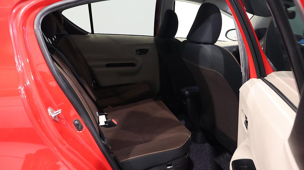 2012 Toyota Aqua Push Button Start – Hybrid image 327002