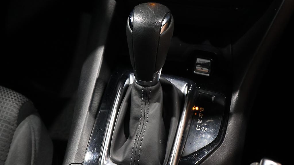 2017 Mazda Axela 15S, Reverse Camera, Push Start image 325701